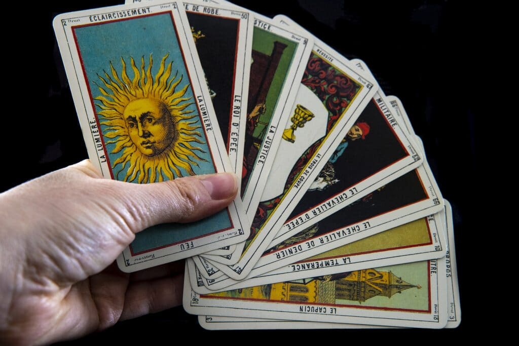 Hora del espejo 10:10 - Interpretación del tarot